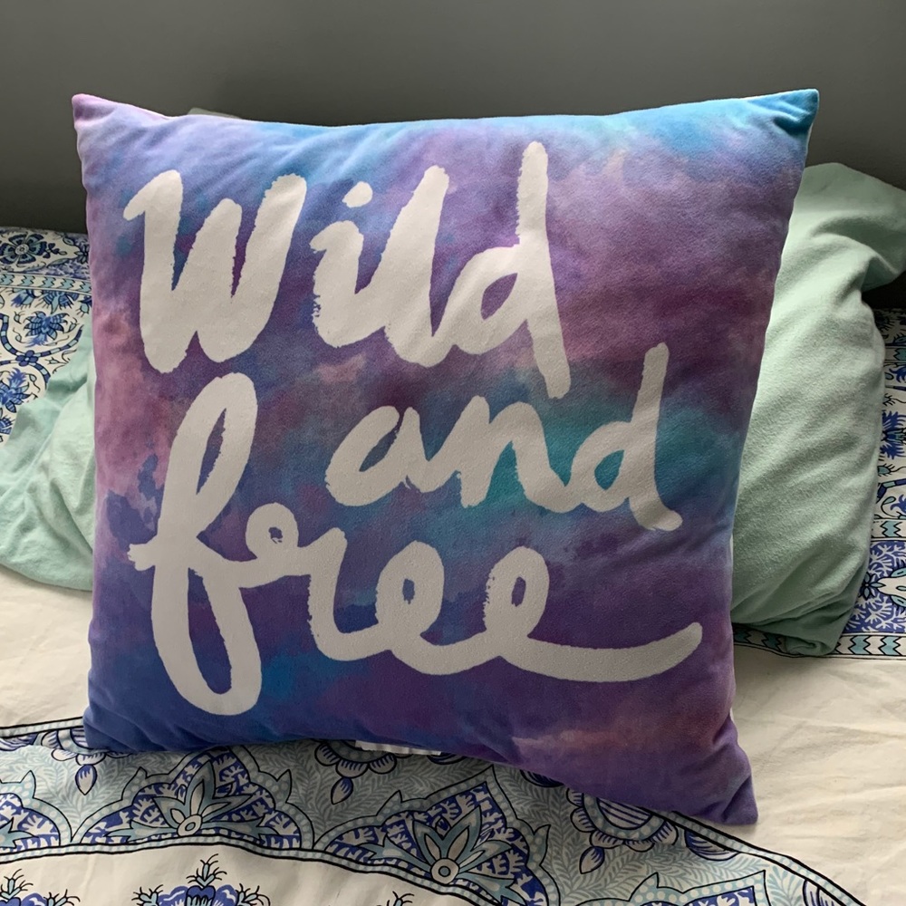 Reversible Throw Pillow 🐘